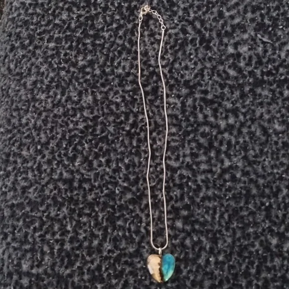 Natural Scenery pendant Heart turquoise and Sand Color Pendant Necklace - Picture 6 of 9